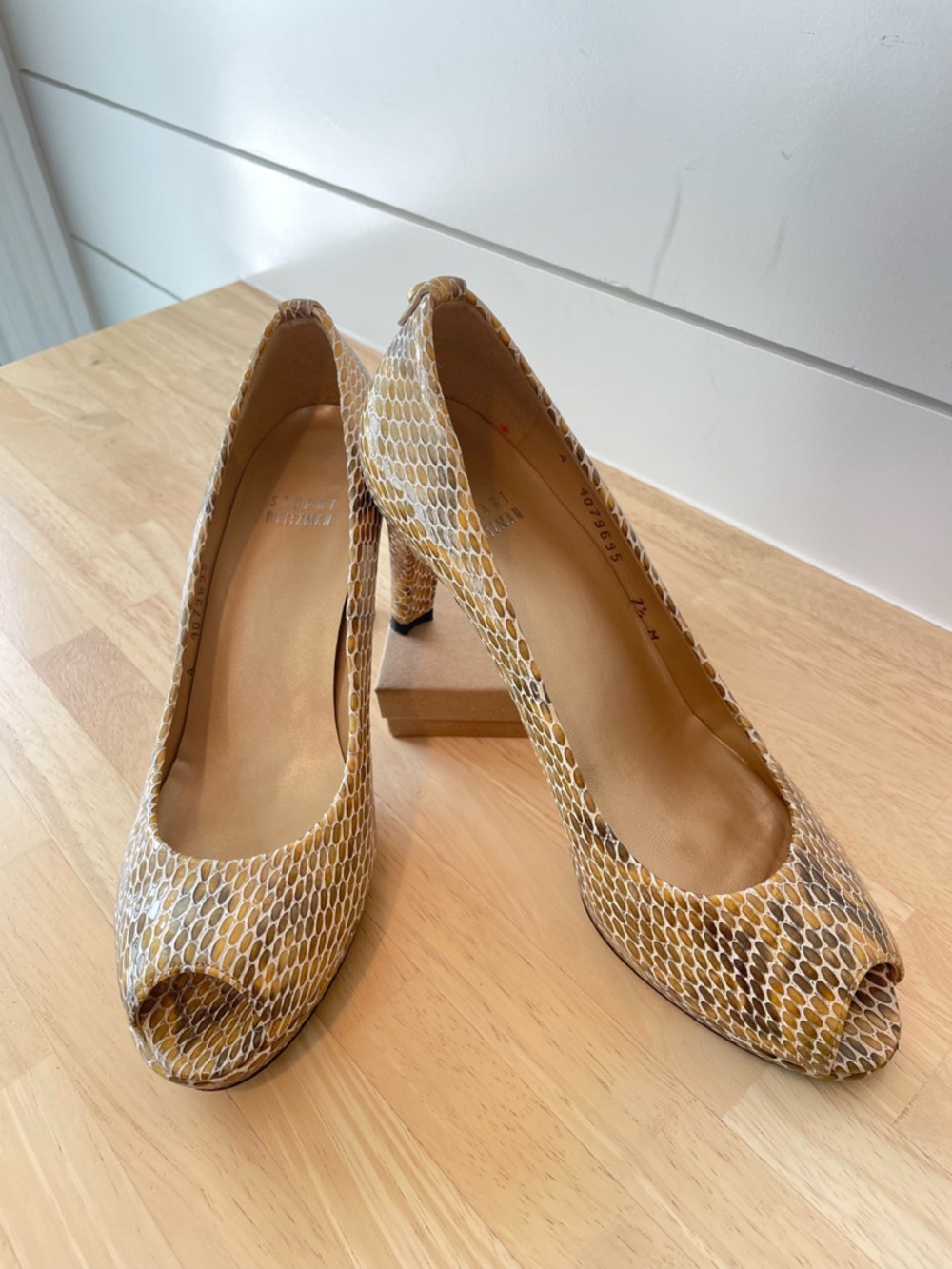 Stuart Weitzman Plainfield Leather Snakeskin Peep-Toe Pump - Size 7.5